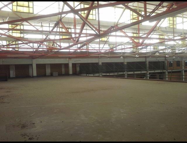 6,107M² FACTORY RENTED IN LANSDOWNE